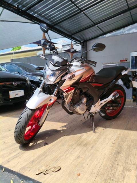 HONDA CB 250 F Twister