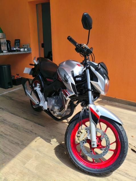 HONDA CB 250 F Twister - Foto