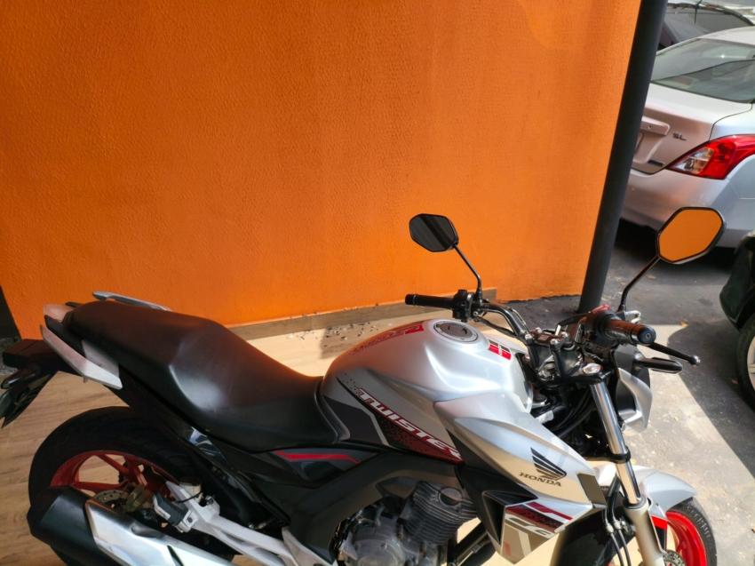 HONDA CB 250 F Twister - Foto
