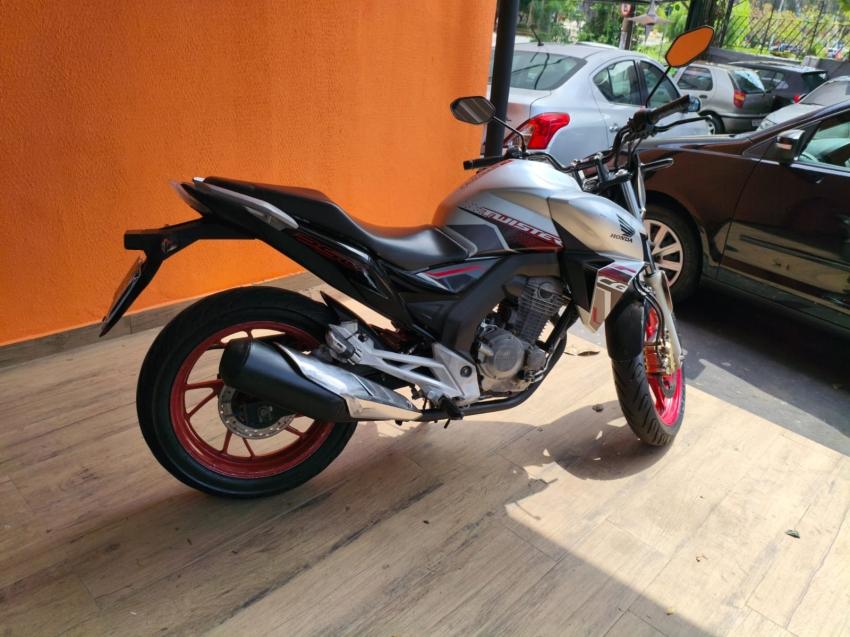 HONDA CB 250 F Twister - Foto
