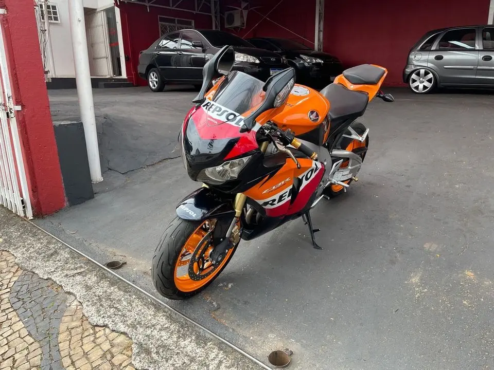 HONDA CBR 1000 RR - Foto
