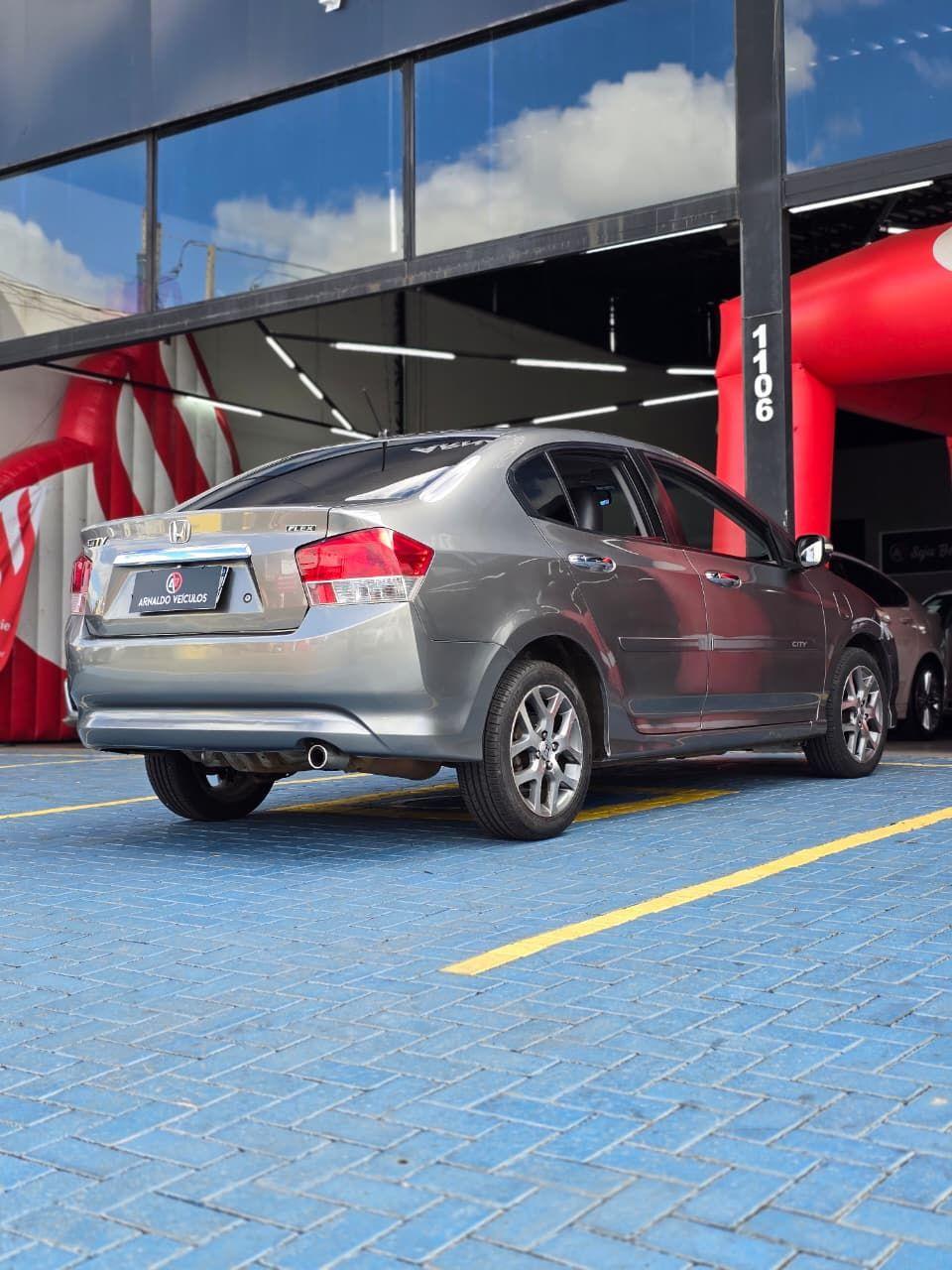 HONDA City Sedan - Foto