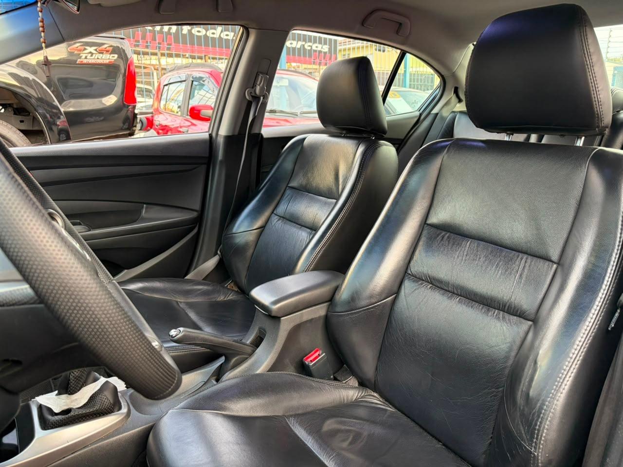 HONDA City Sedan - Foto