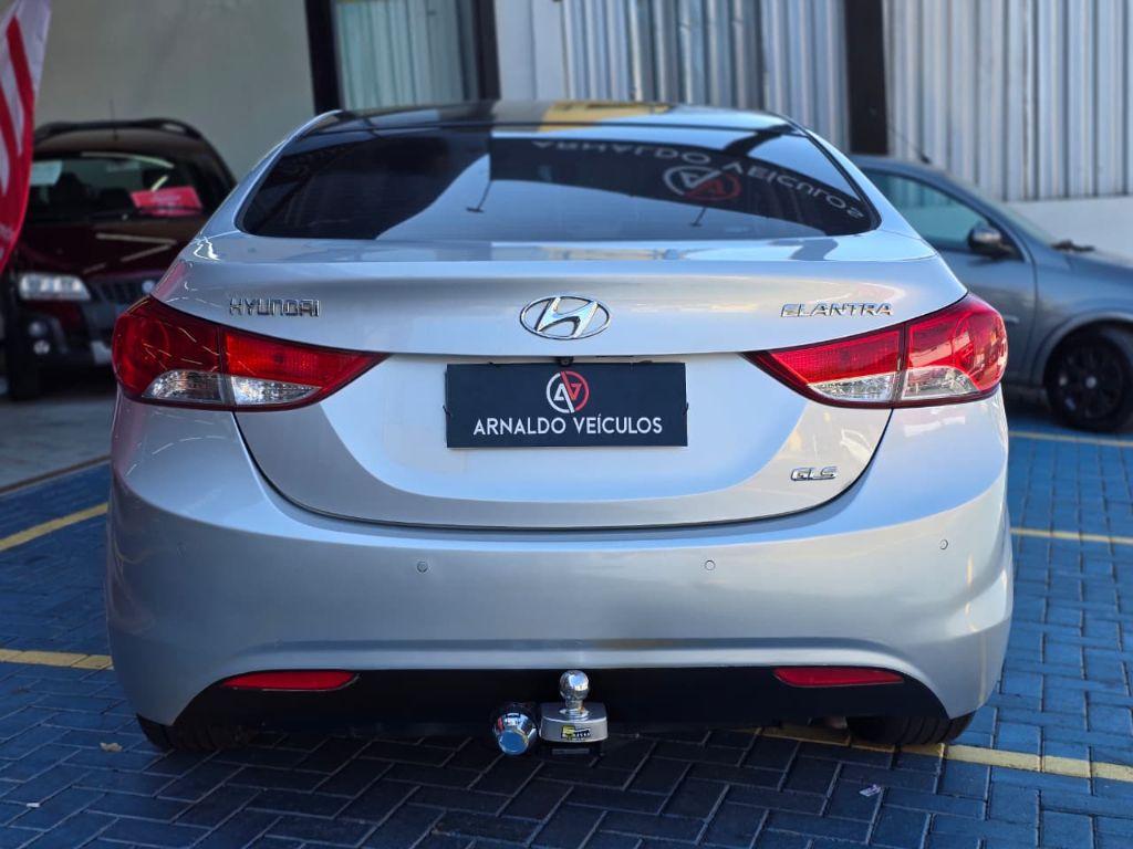 HYUNDAI Elantra - Miniatura