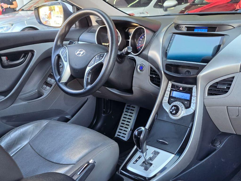 HYUNDAI Elantra - Miniatura