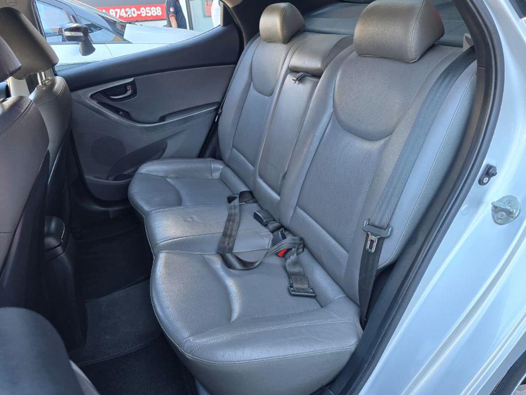 HYUNDAI Elantra - Miniatura