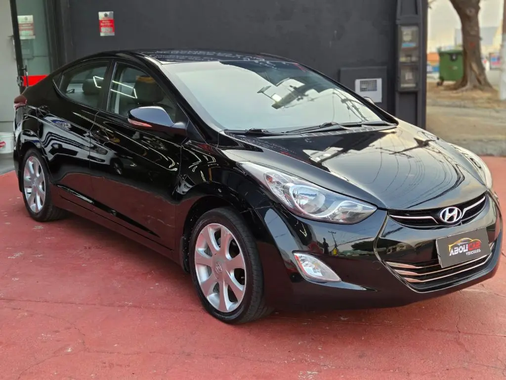 HYUNDAI Elantra - Foto
