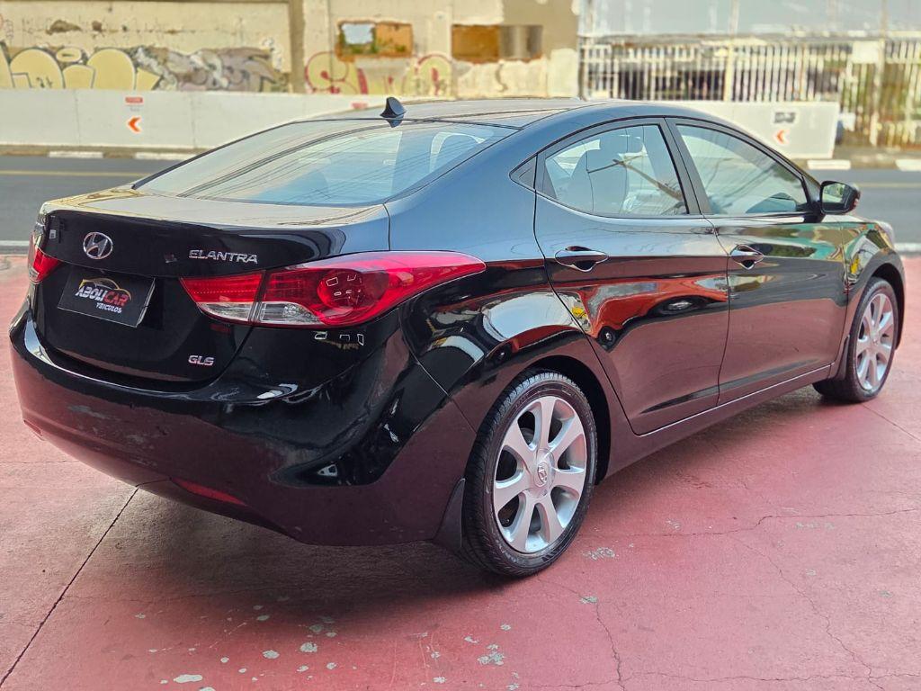 HYUNDAI Elantra - Foto