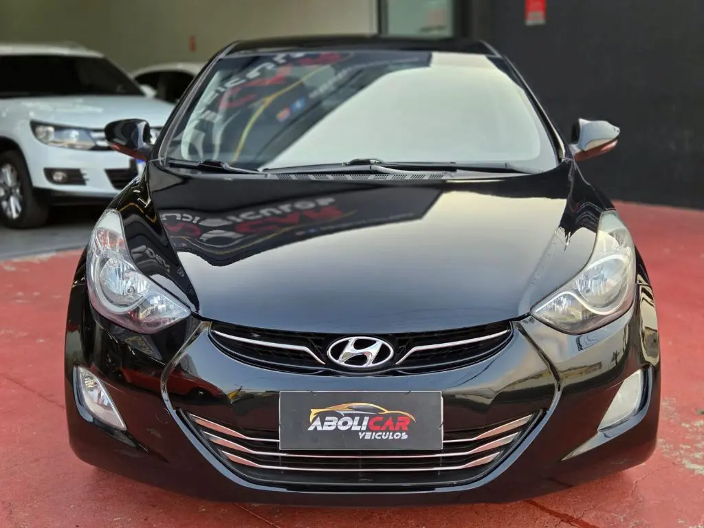 HYUNDAI Elantra - Foto