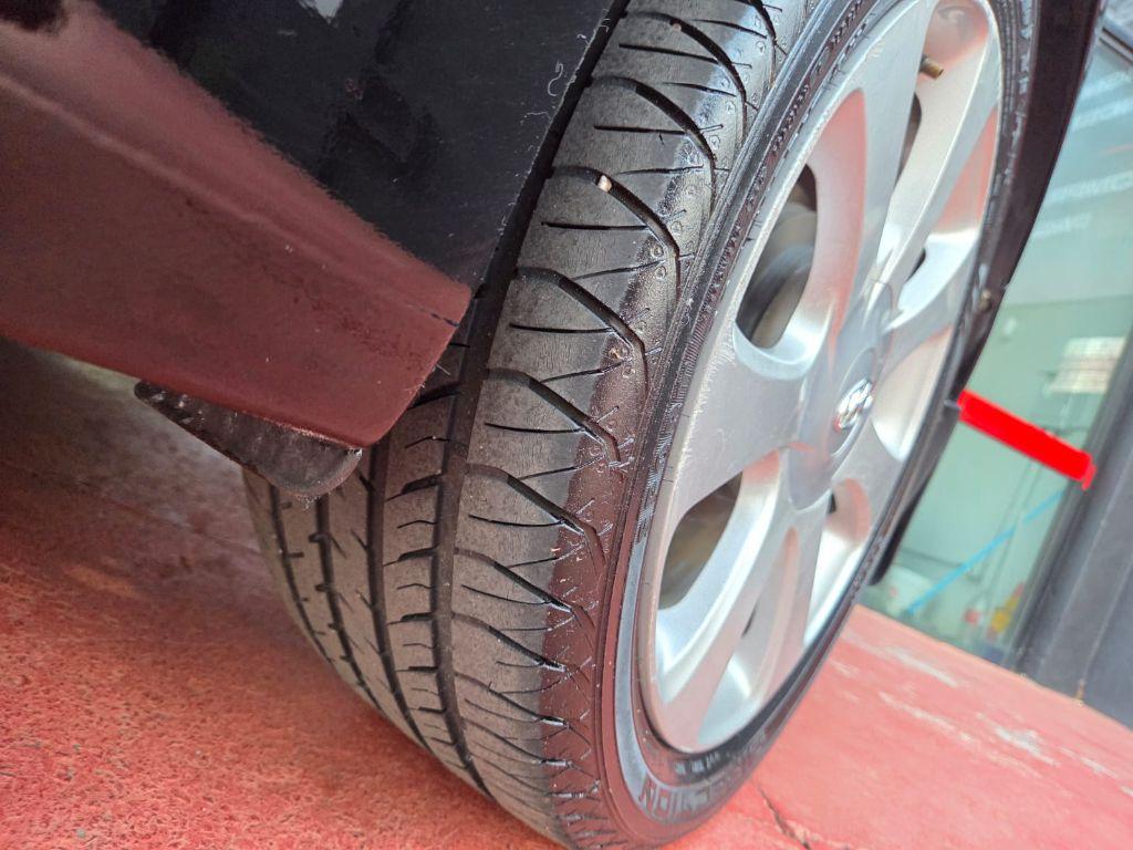 HYUNDAI Elantra - Foto