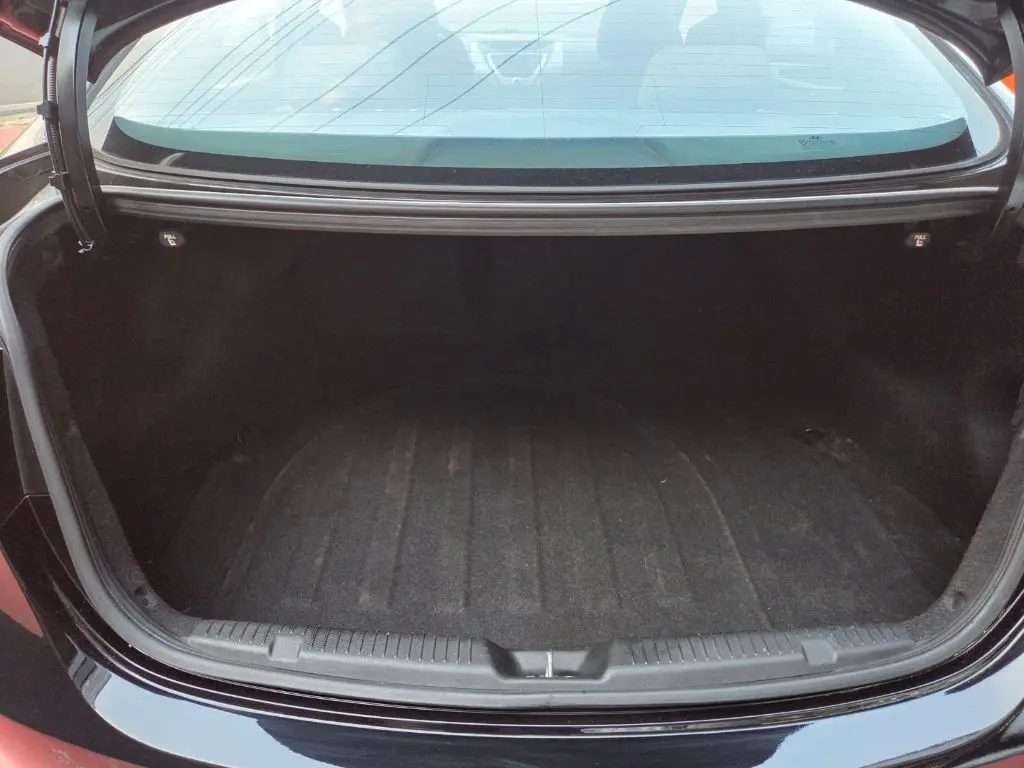 HYUNDAI Elantra - Foto