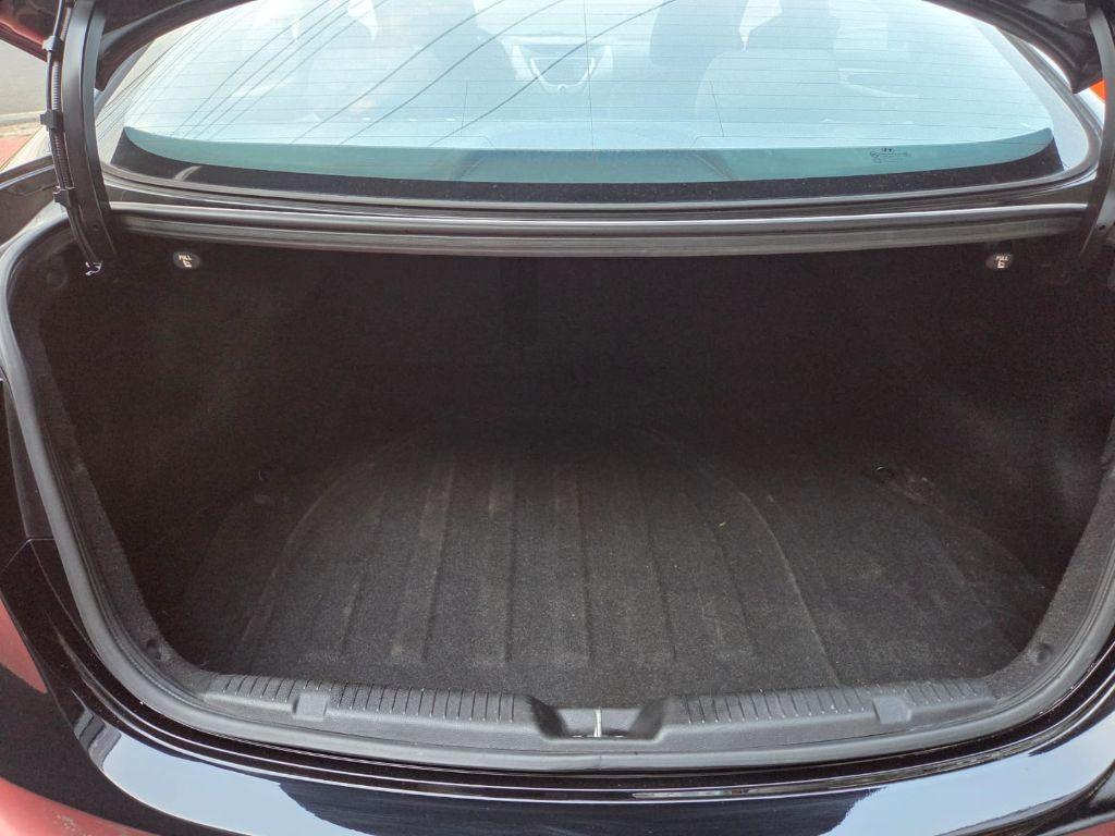 HYUNDAI Elantra - Foto