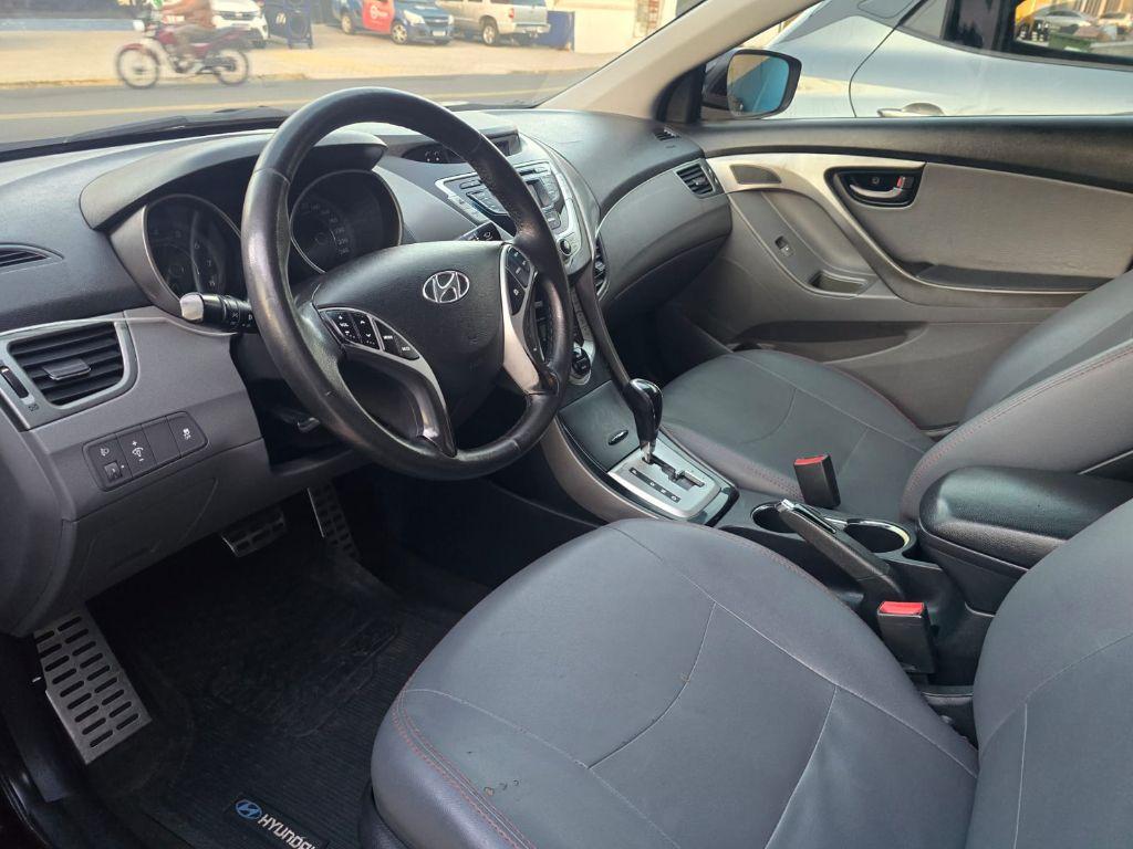 HYUNDAI Elantra - Foto