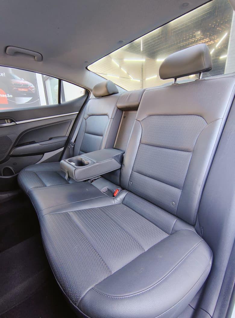 HYUNDAI Elantra - Foto