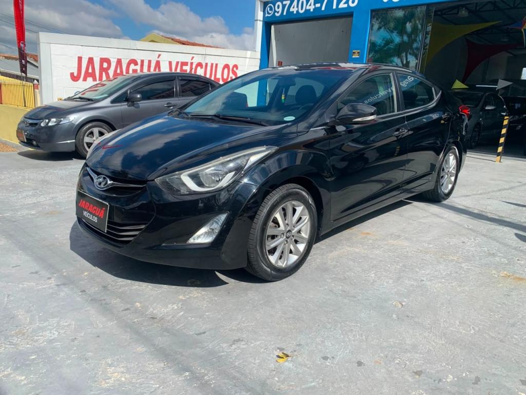 HYUNDAI Elantra - Foto
