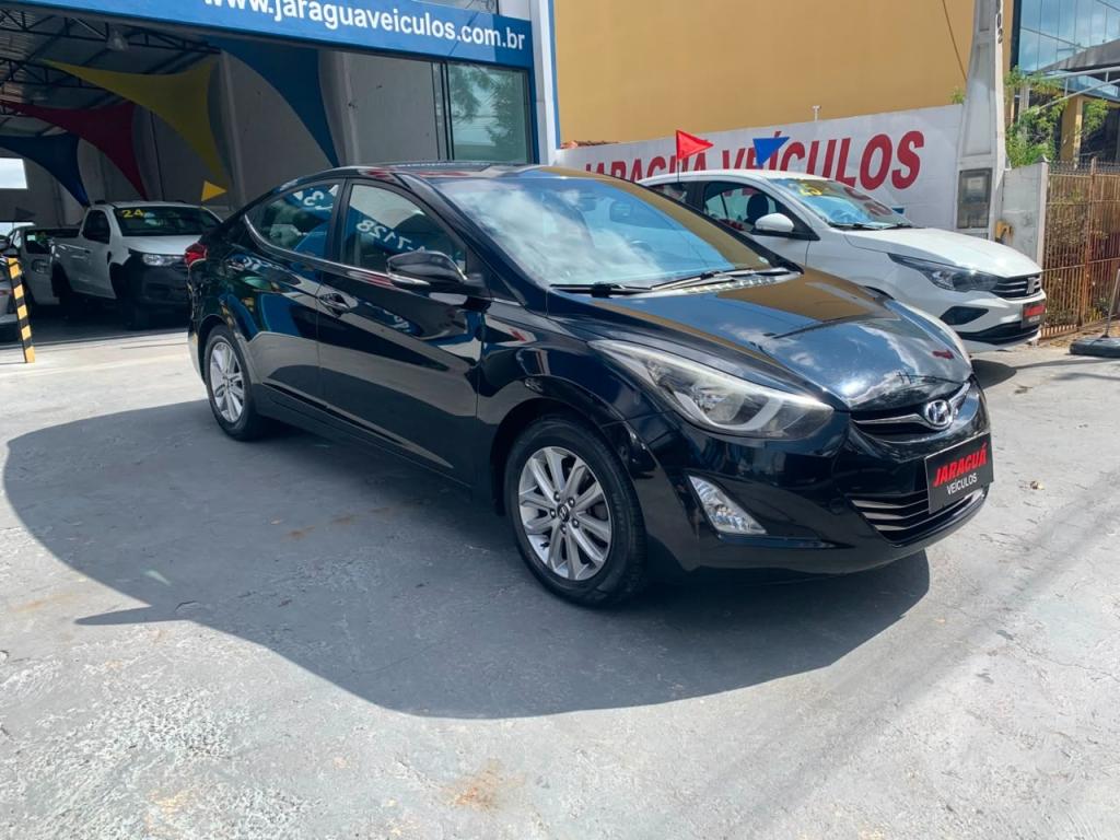 HYUNDAI Elantra - Foto