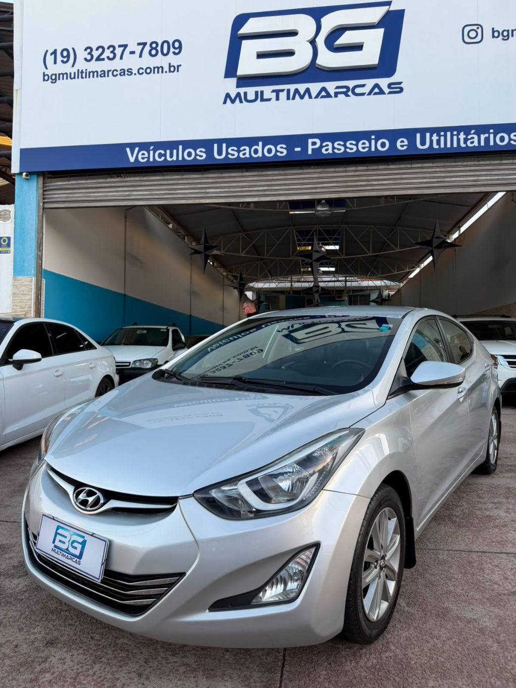 HYUNDAI Elantra - Foto