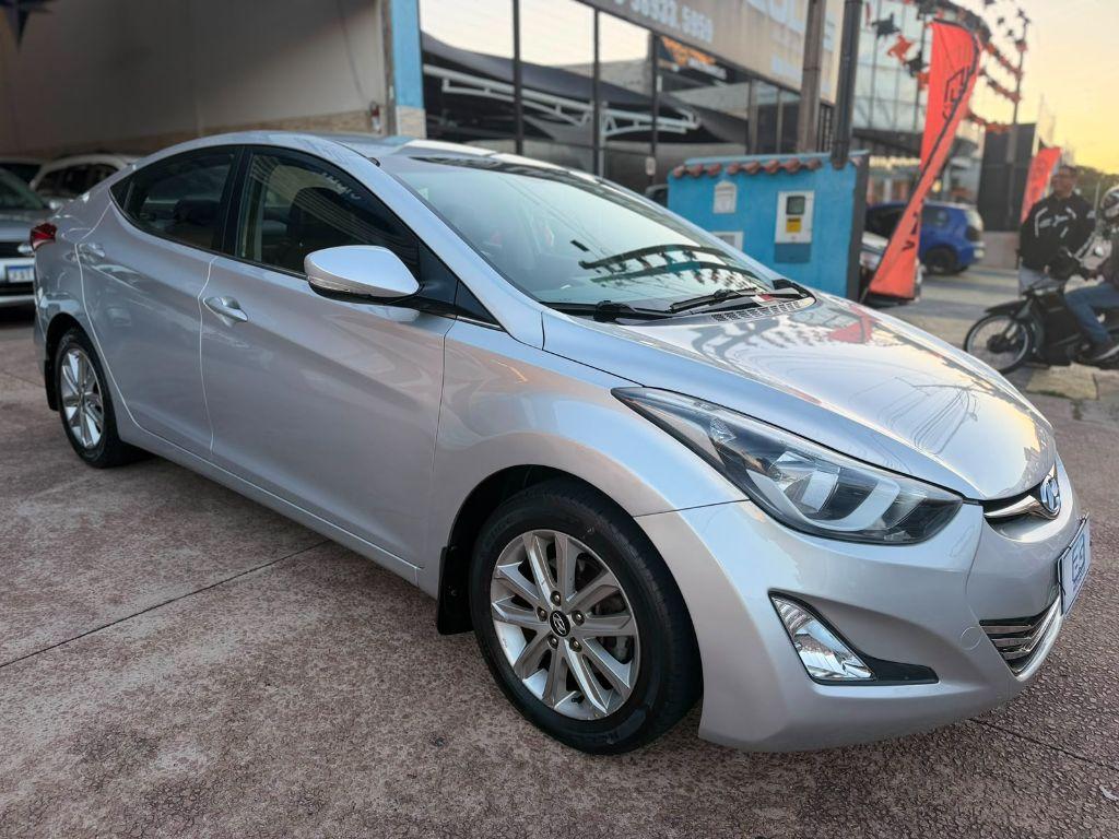 HYUNDAI Elantra - Foto