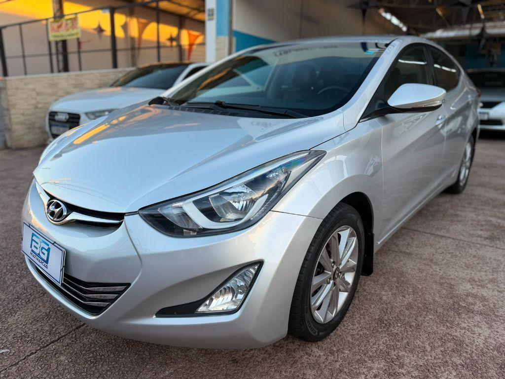 HYUNDAI Elantra - Foto