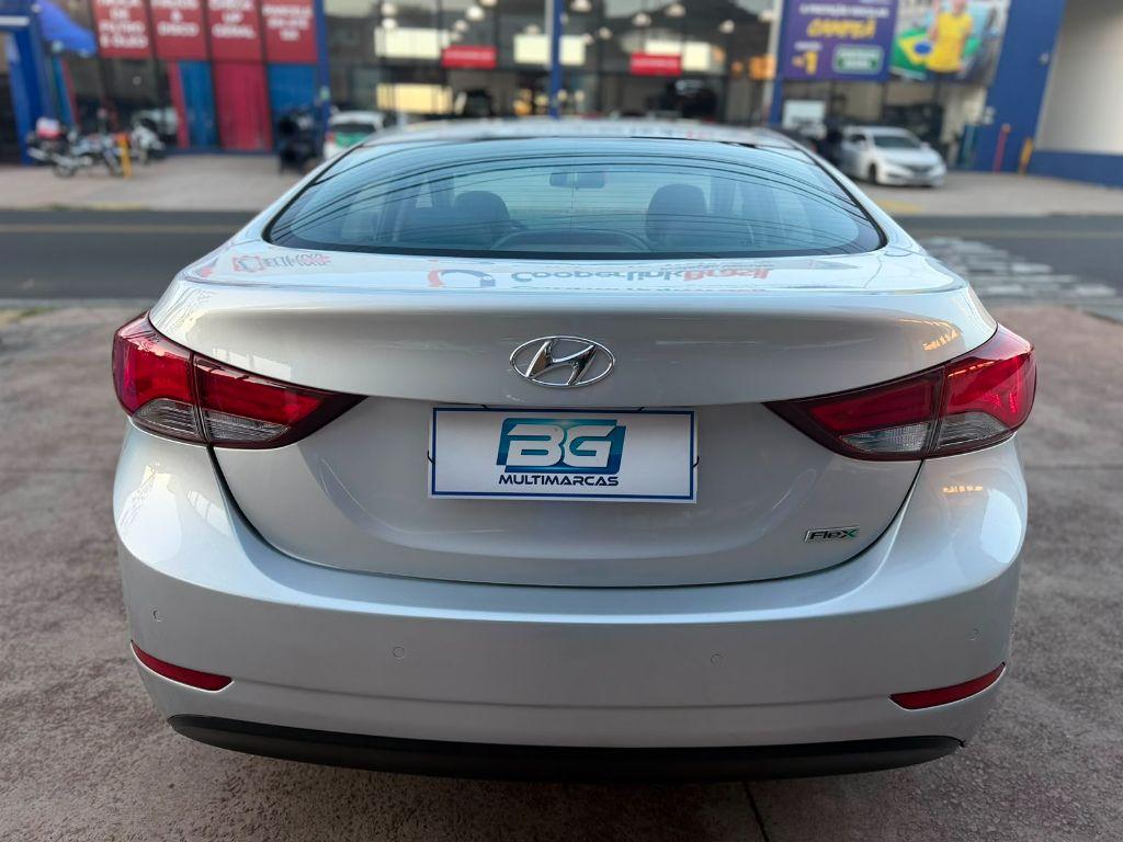 HYUNDAI Elantra - Foto