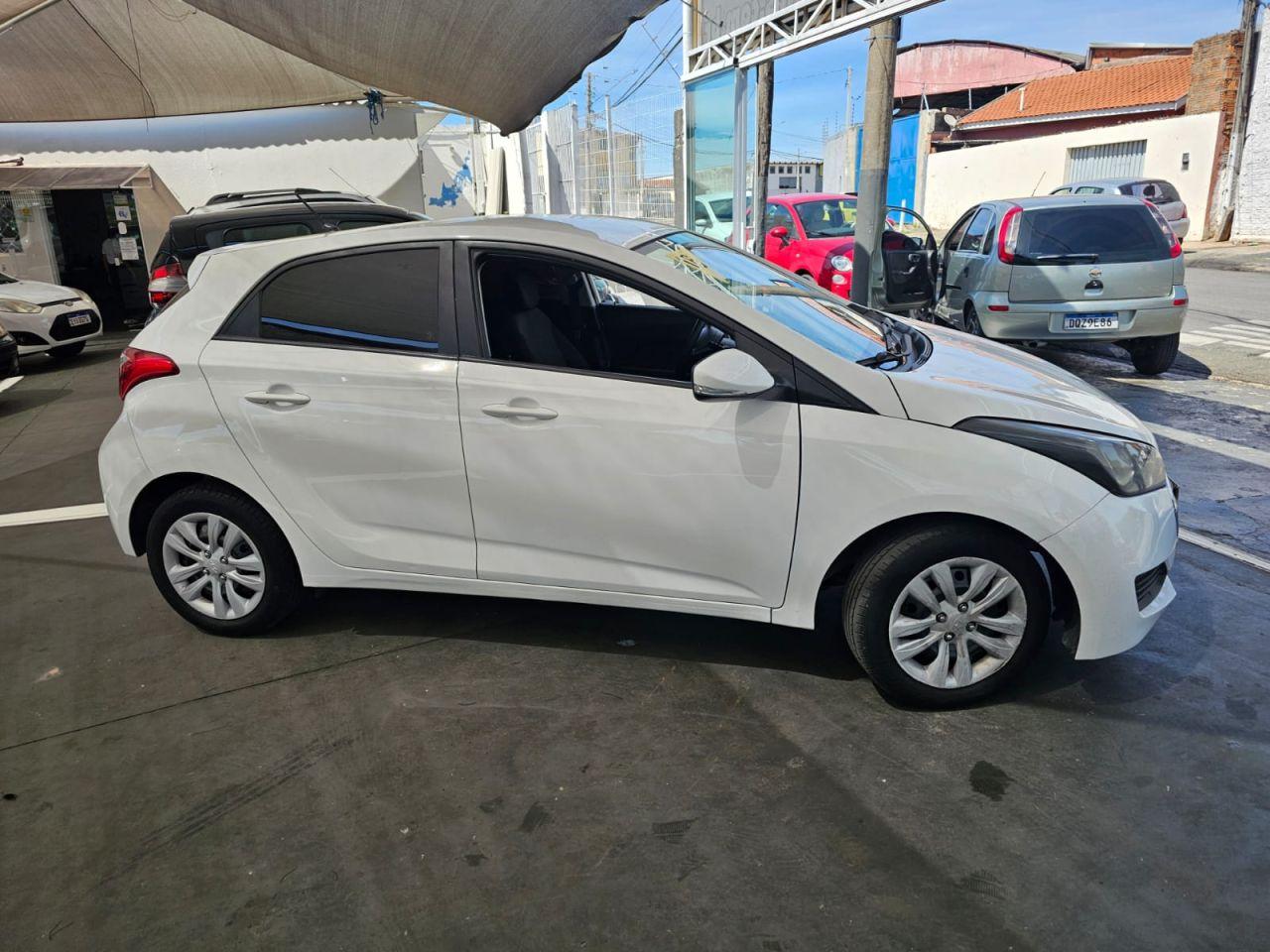 HYUNDAI HB 20 Hatch - Foto