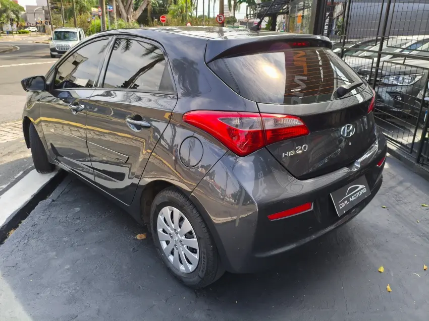 HYUNDAI HB 20 Hatch - Foto