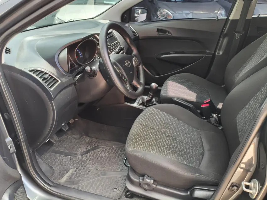 HYUNDAI HB 20 Hatch - Foto
