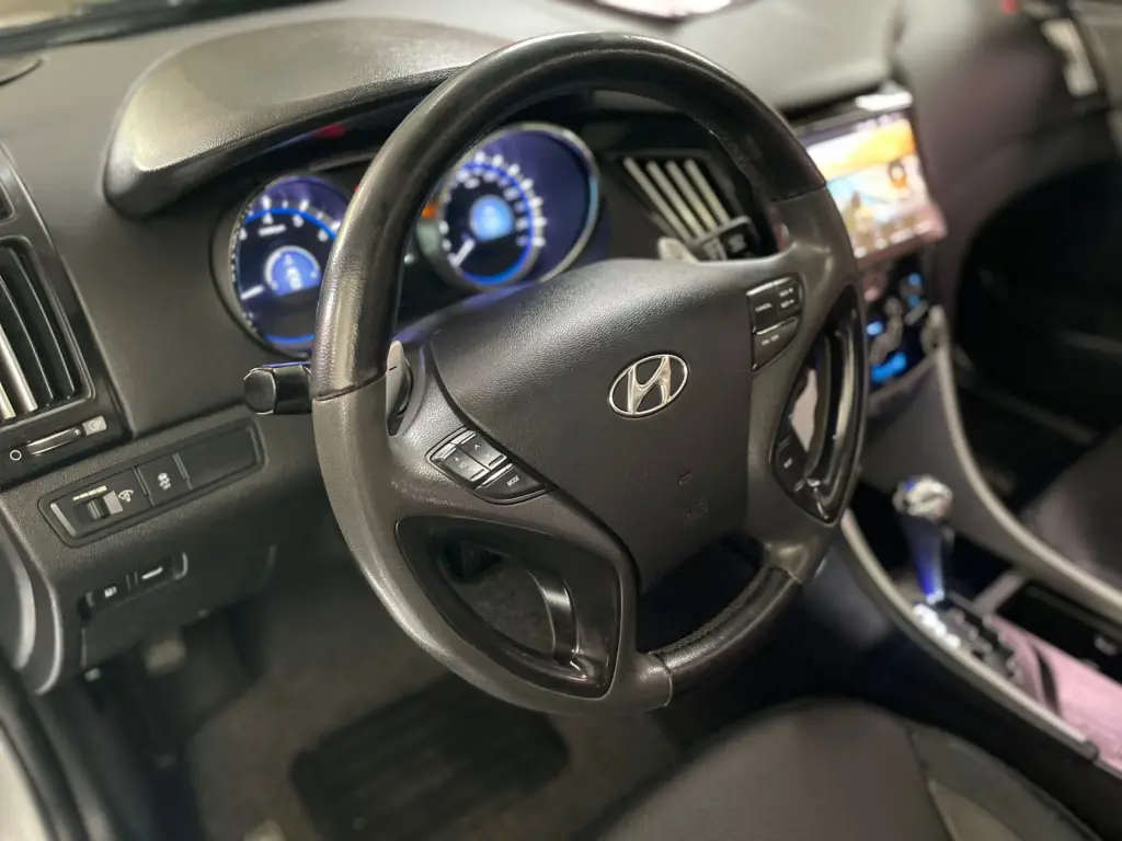 HYUNDAI Sonata - Foto