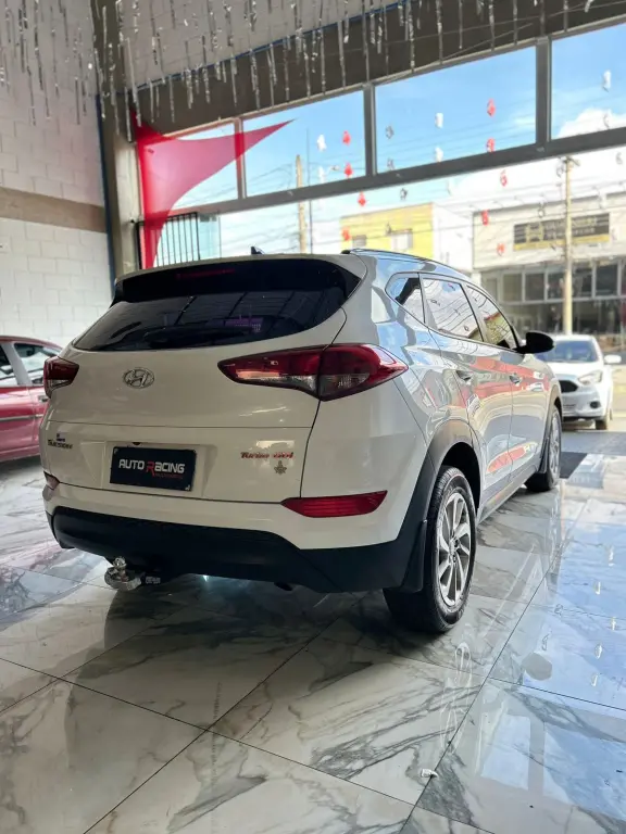 HYUNDAI Tucson - Foto
