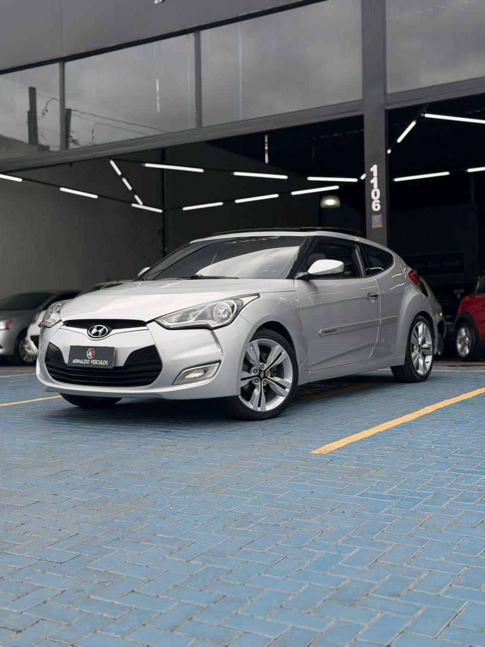 HYUNDAI Veloster