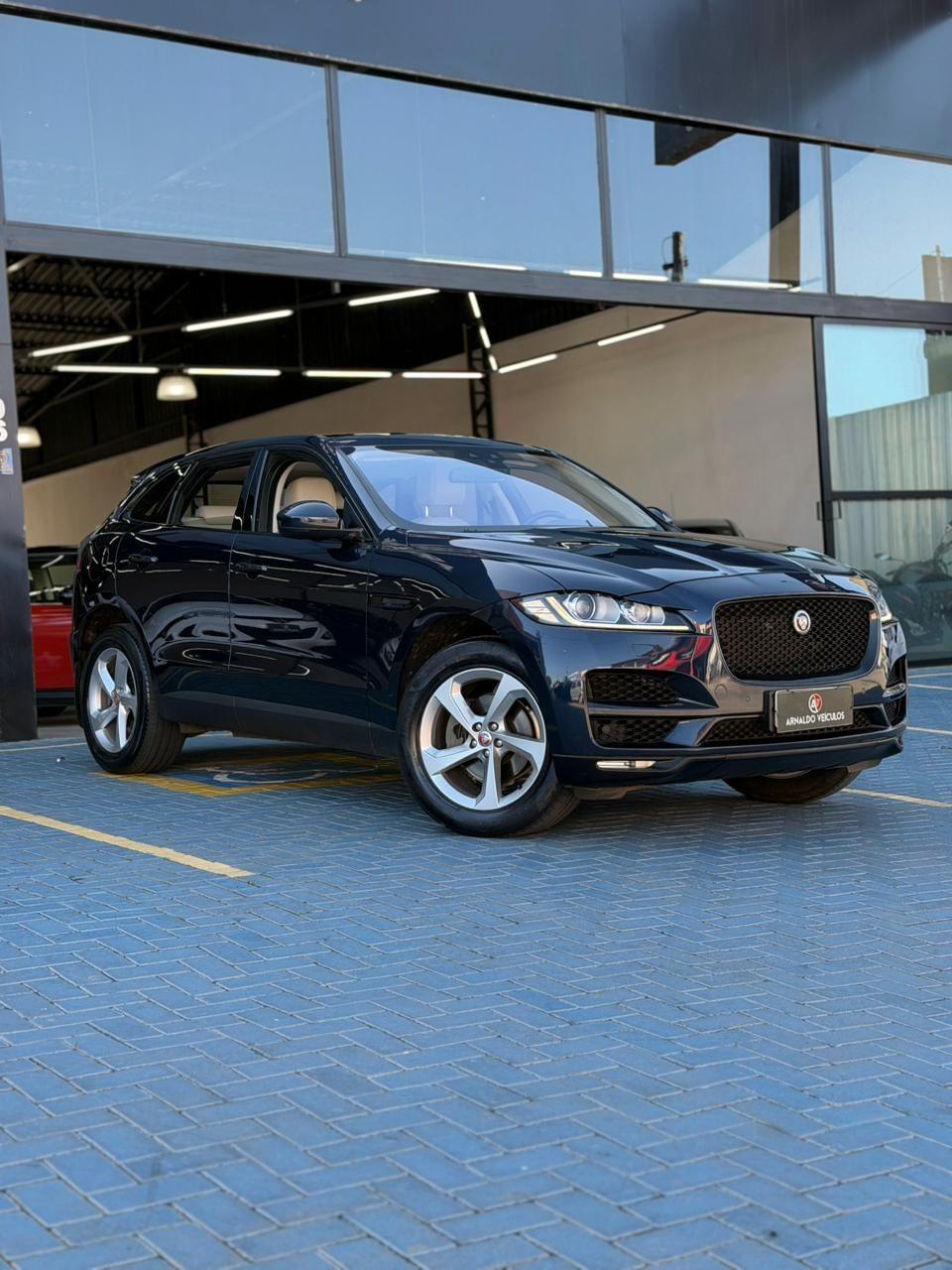 JAGUAR F-Pace - Foto