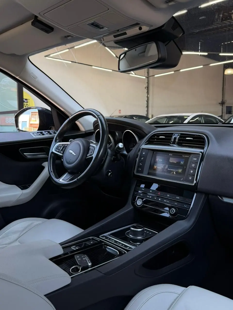JAGUAR F-Pace - Foto