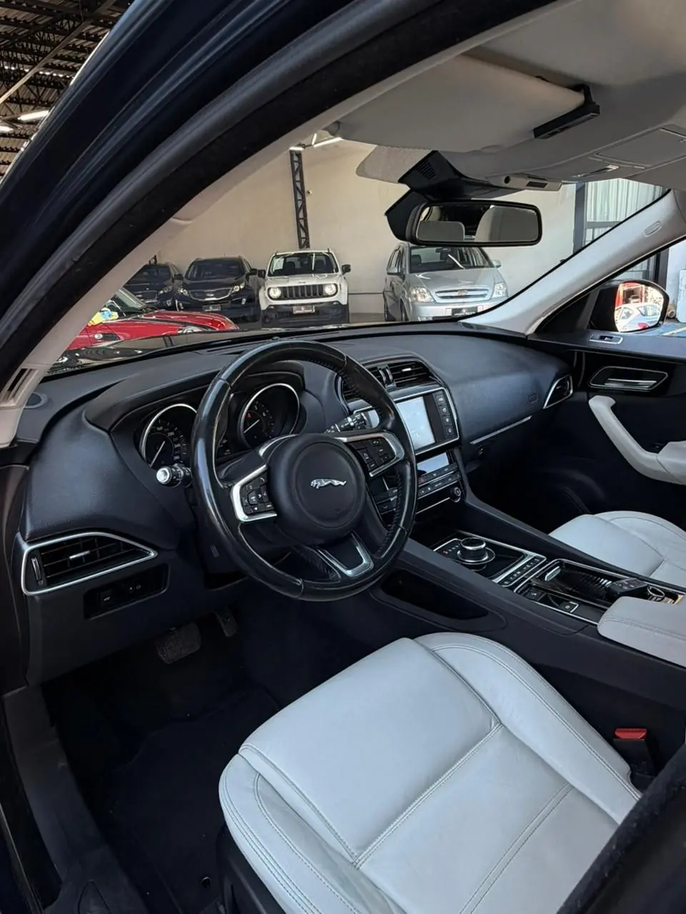 JAGUAR F-Pace - Foto