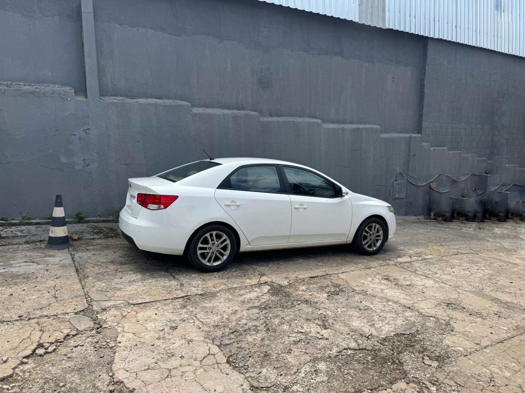 KIA Cerato Sedan - Foto