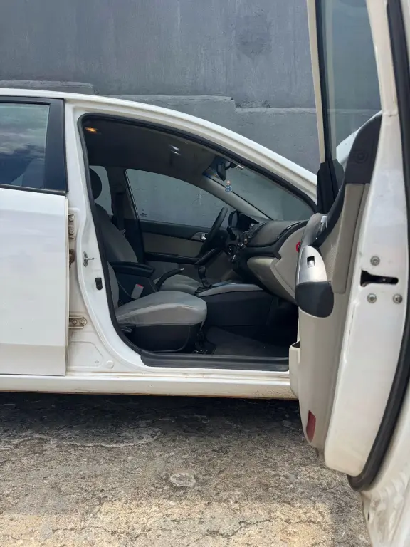 KIA Cerato Sedan - Foto