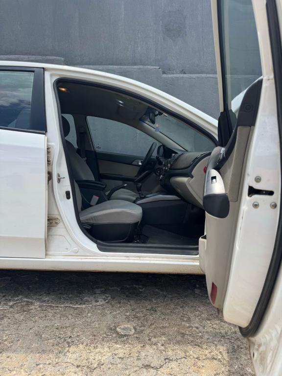 KIA Cerato Sedan - Foto