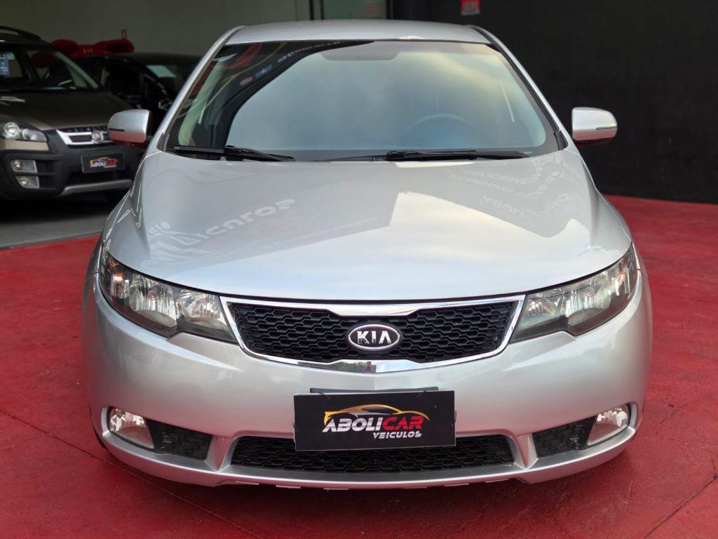 KIA Cerato Sedan - Foto