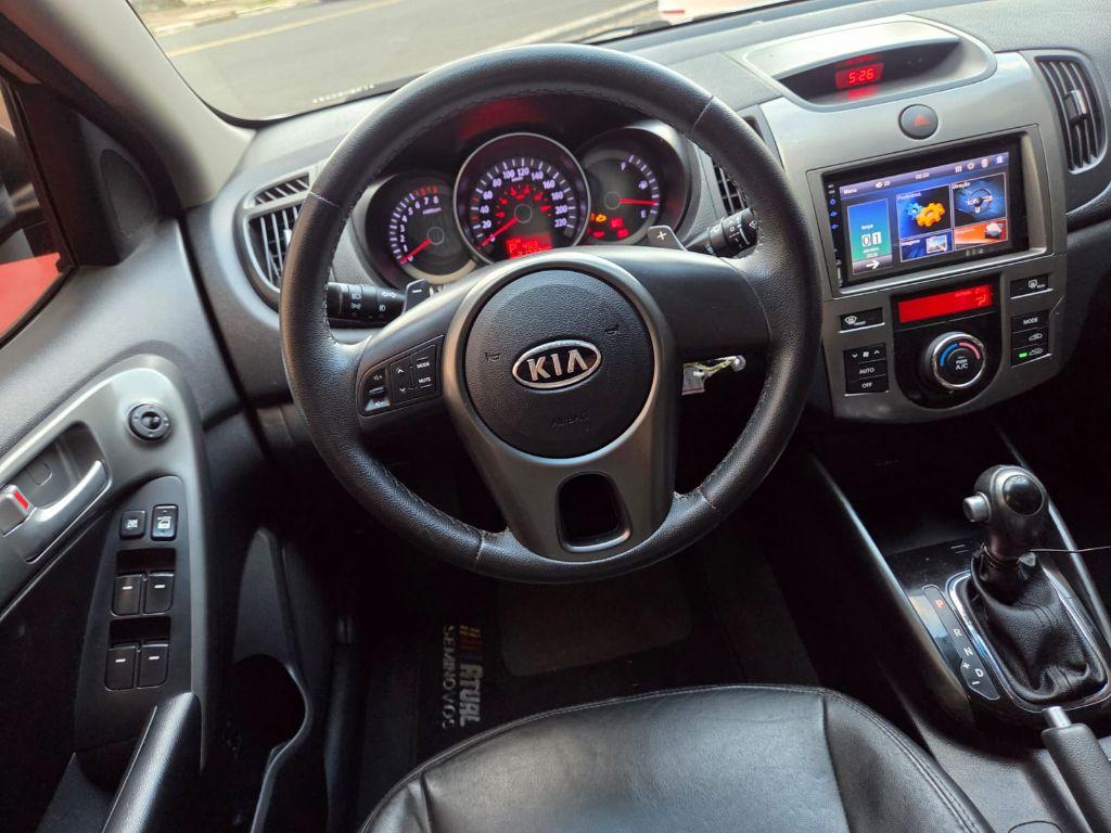 KIA Cerato Sedan - Foto