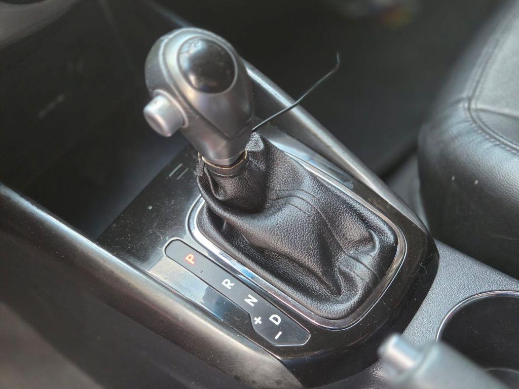 KIA Cerato Sedan - Foto