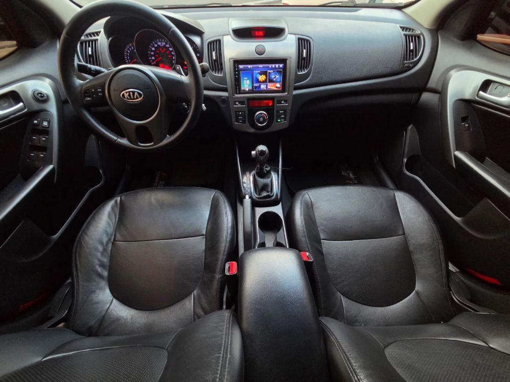 KIA Cerato Sedan - Foto