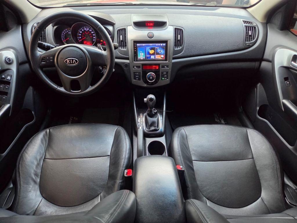 KIA Cerato Sedan - Foto