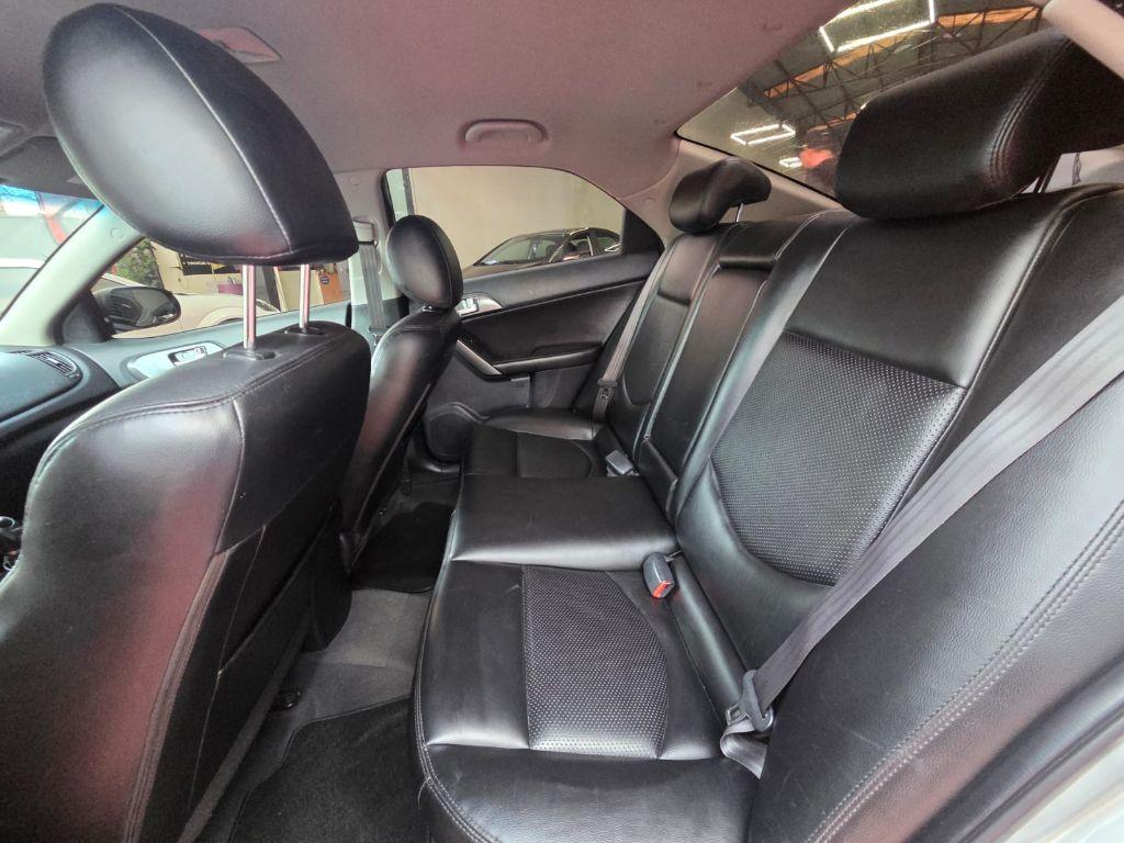 KIA Cerato Sedan - Foto