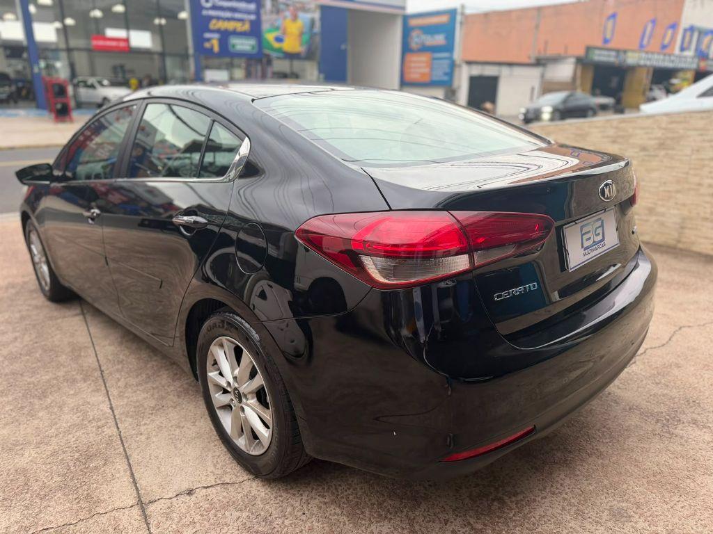 KIA Cerato Sedan - Foto