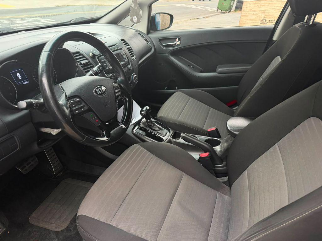 KIA Cerato Sedan - Foto