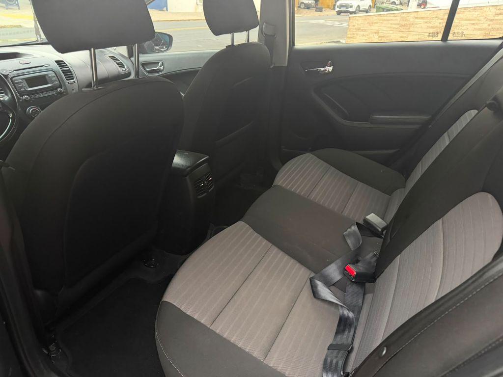 KIA Cerato Sedan - Foto