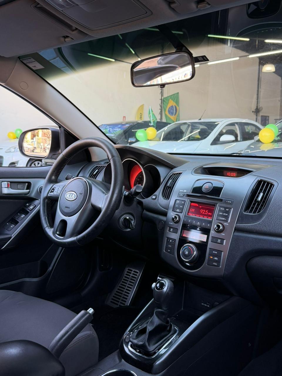 KIA Cerato Sedan - Foto