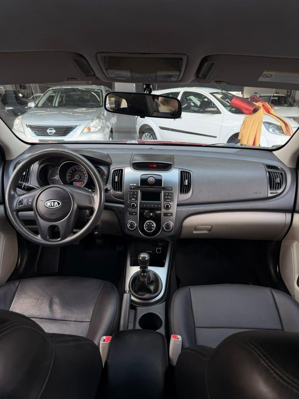 KIA Cerato Sedan - Foto