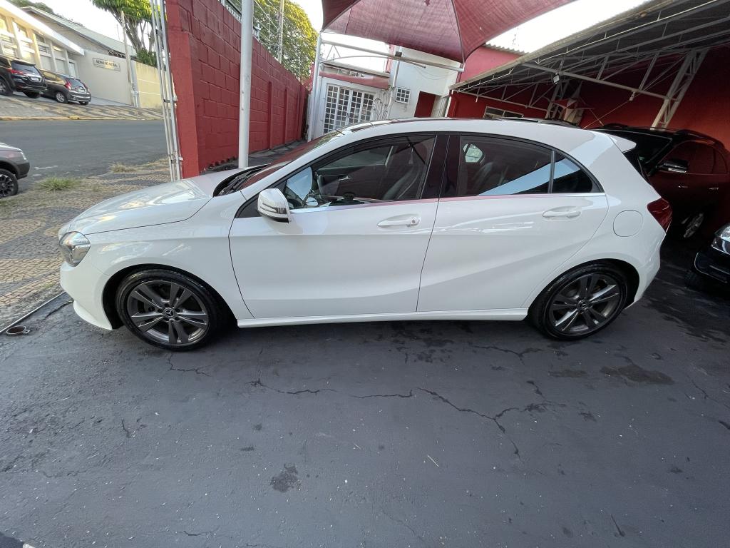 MERCEDES-BENZ A 200 - Foto