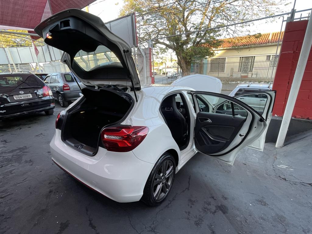 MERCEDES-BENZ A 200 - Foto