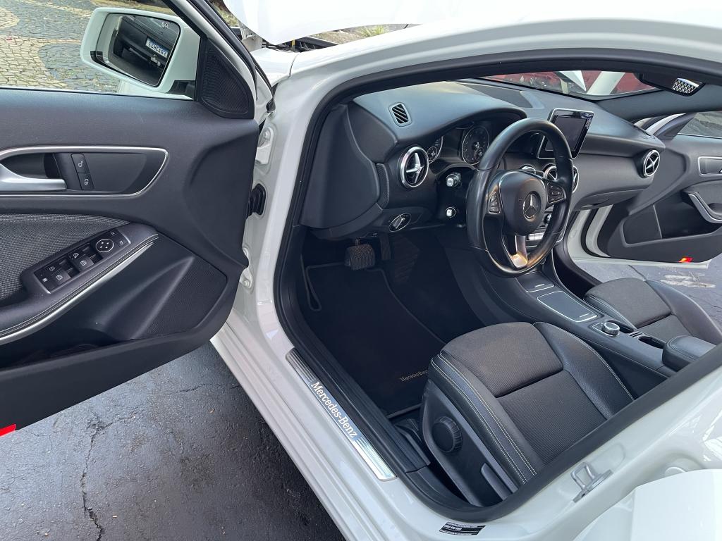 MERCEDES-BENZ A 200 - Foto